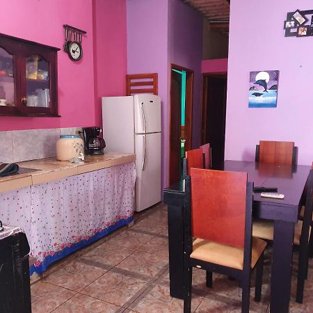 Departamento Familiar En Santa Cruz Lägenhet Puerto Ayora  Exteriör bild