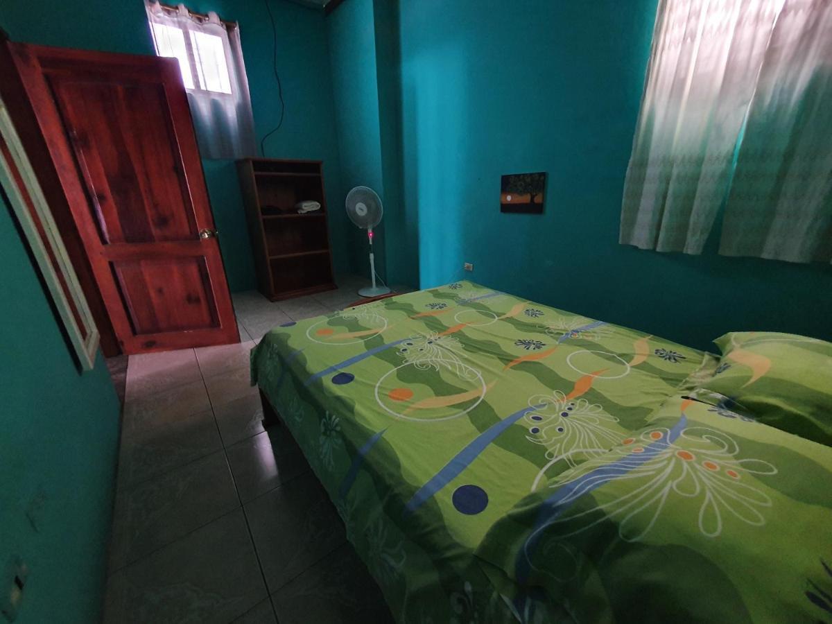 Departamento Familiar En Santa Cruz Lägenhet Puerto Ayora  Exteriör bild